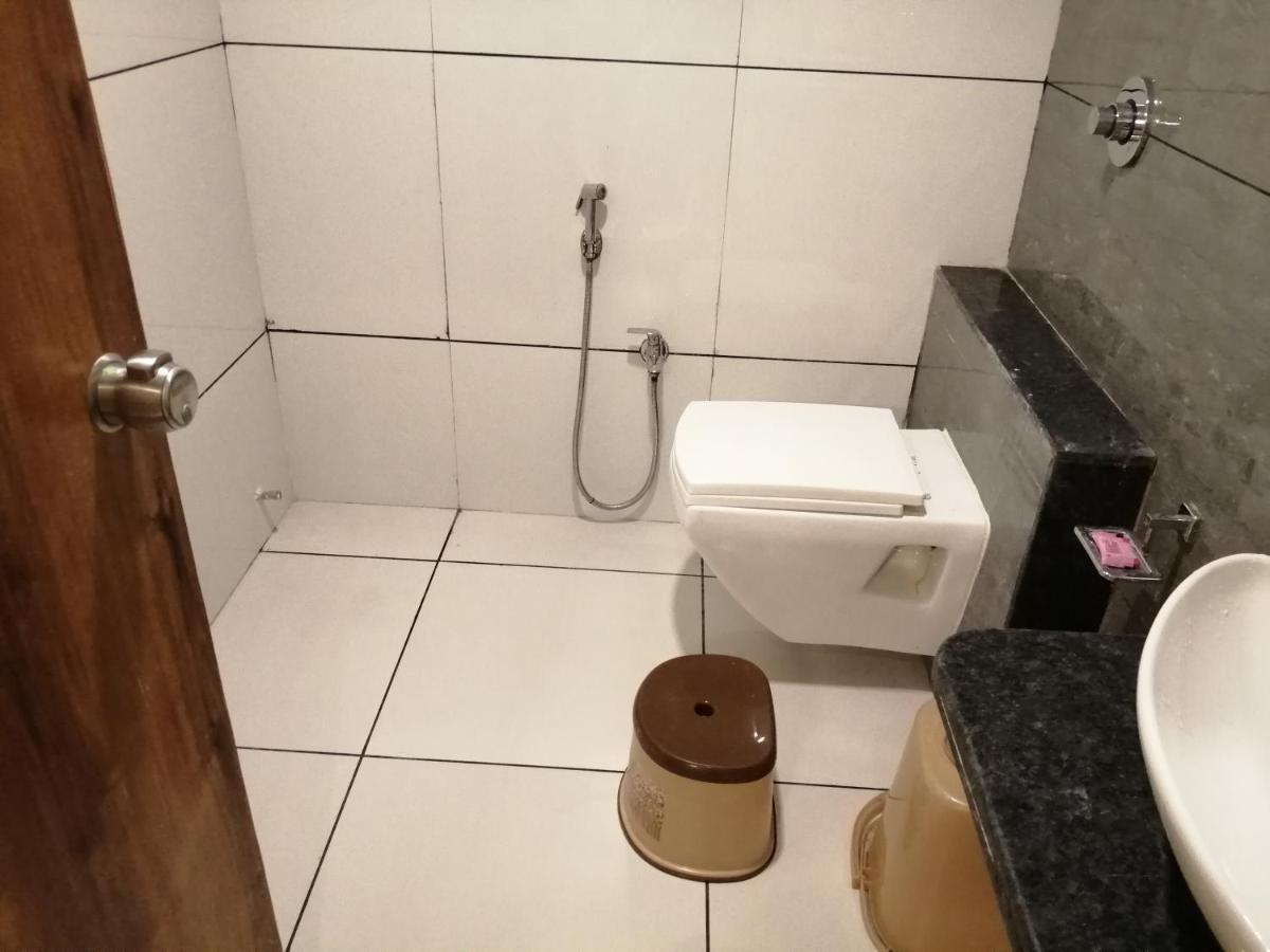 Hotel Golden City Вадодара Экстерьер фото