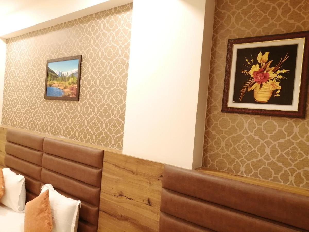 Hotel Golden City Вадодара Экстерьер фото