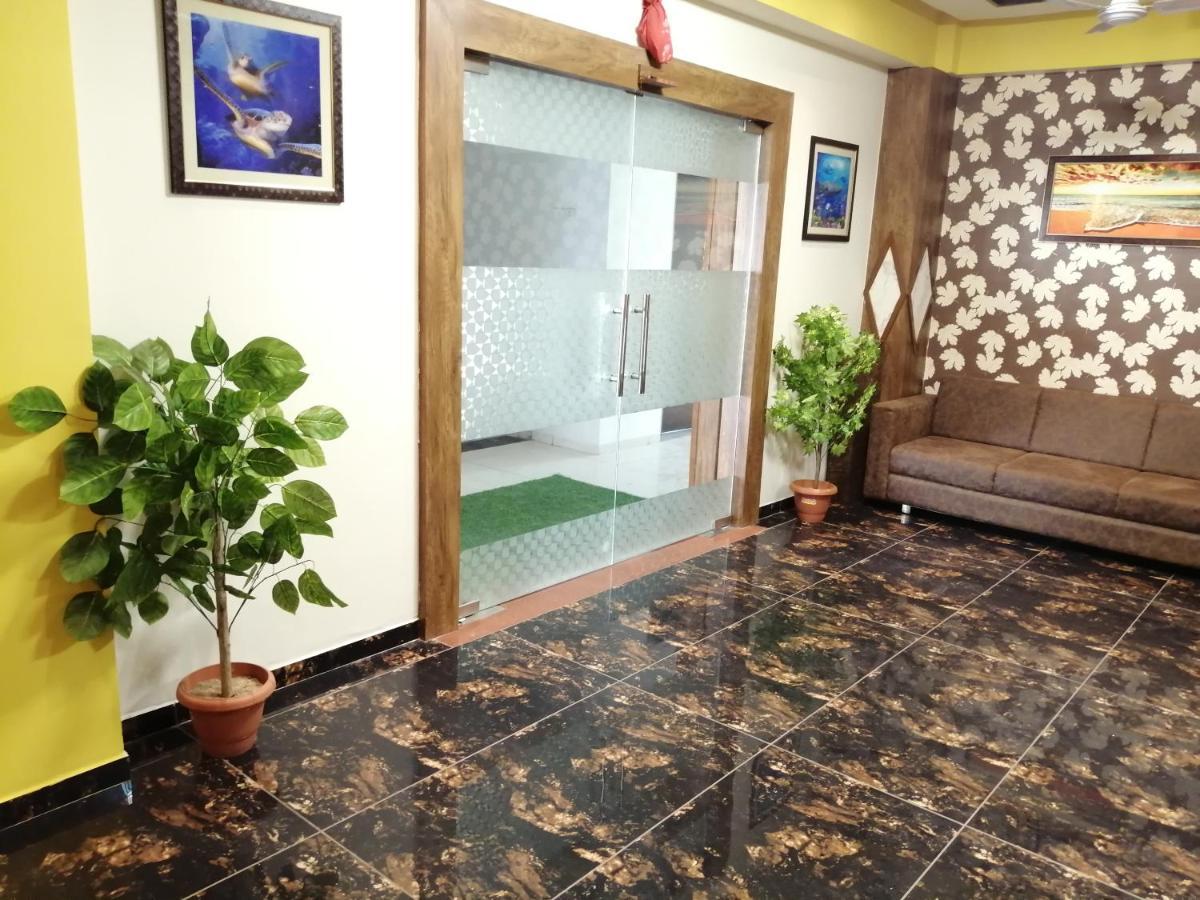Hotel Golden City Вадодара Экстерьер фото