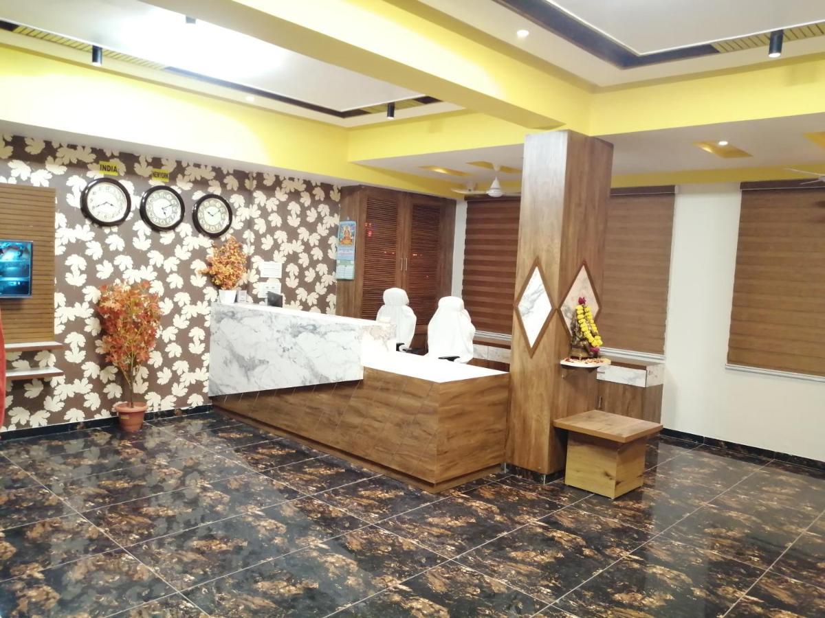 Hotel Golden City Вадодара Экстерьер фото